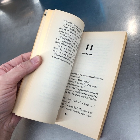 Ghosts of Fear Street: Who’s Been Sleeping in My Grave? By: R.L. Stine book - Picture 3 of 6